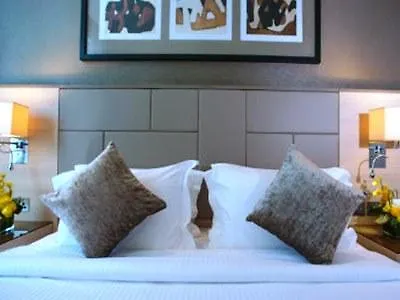 Tryp By Wyndham Abu Dhabi City Center 4*,